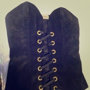 Damsel in This Dress Duchess Overbust corset sz 28